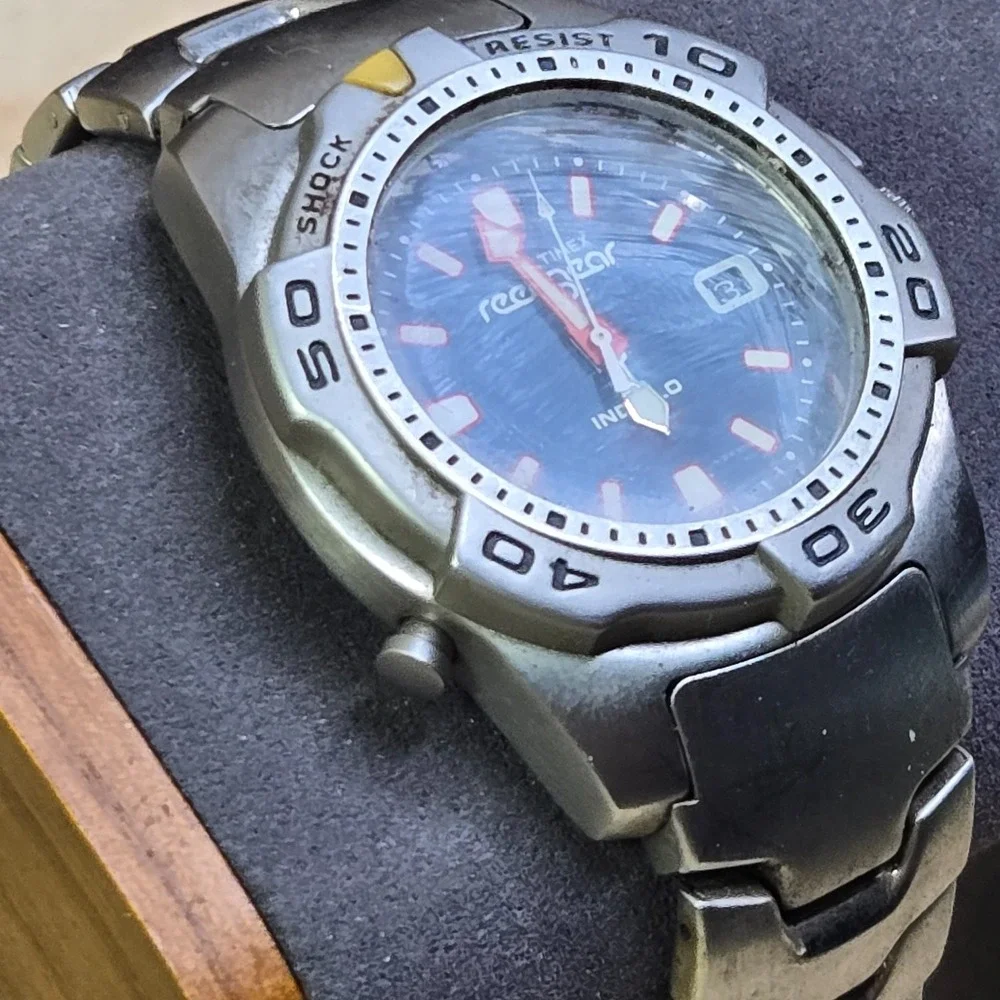 Timex Reef Gear Indiglo 200M Diver Watch Stainless Steel Date 007267 new battery